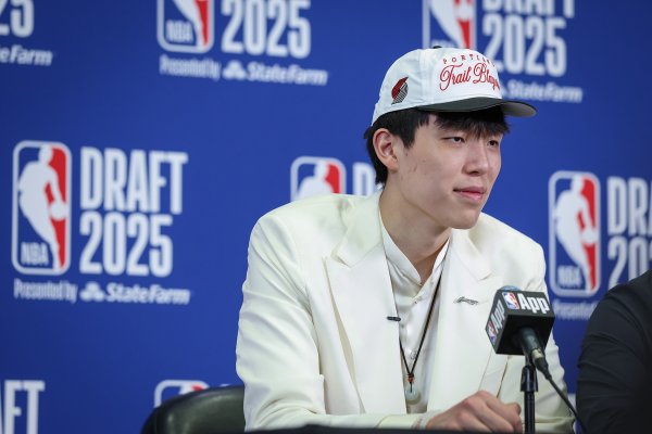 NBA官网杨瀚森简介：有潜力成为杆位 模板戴德蒙/武切维奇/申京