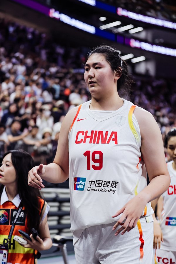 媒体人：中国女篮不仅有高度 其实后场的速度也很出色 得结合起来