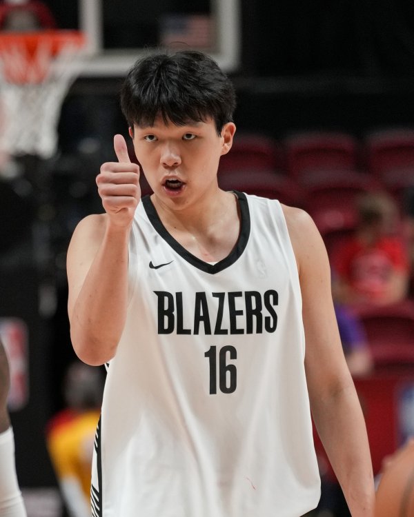🤣杨瀚森想要合影？约基奇：我打爆他可以合 他打爆我不合哈哈