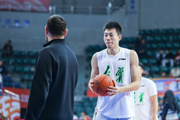 媒体人：即便目前在伤势复健    中 张镇麟肯定还是有顶薪能力的球员