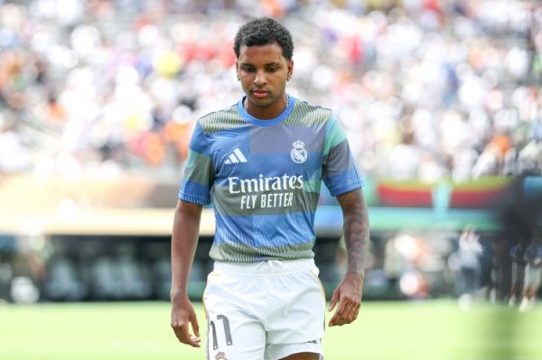 记者：热刺正式报价签罗德里戈的报道不属实，球员未提交转会申请