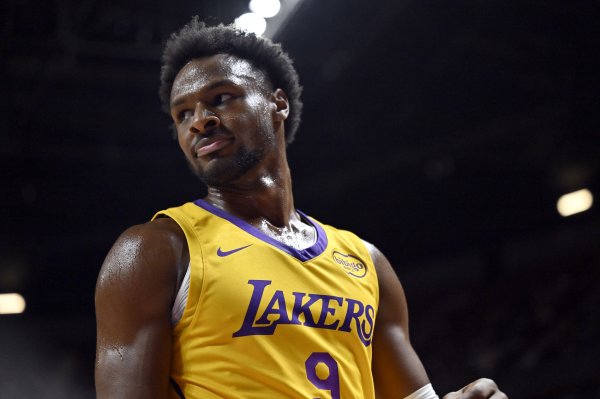 布朗尼：我上场机会不多&只能拼命防 若指导教练员看见可能多给我时间