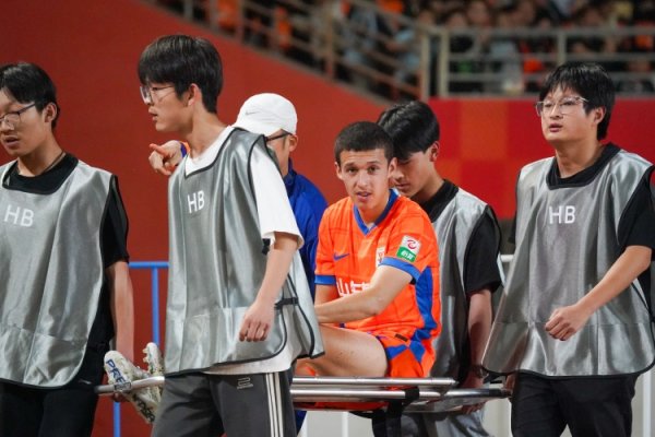 韩鹏：指导教练员组和队员进行了一些沟通 依木兰近期不具备出场条件