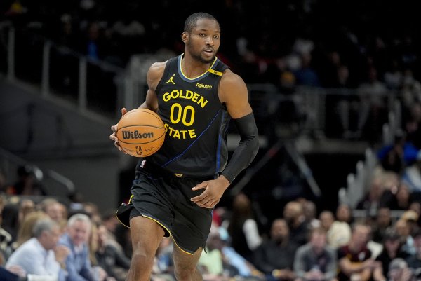 邓利维：球员肯定会面对流言蜚语 但库明加的事不会延续到赛季中