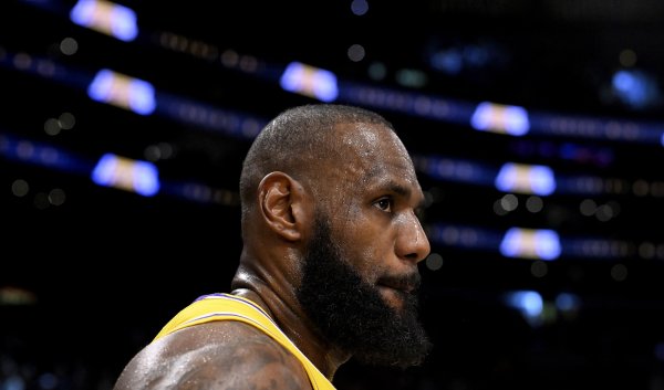 新赛季GM调查！老詹多项调查统计名列前茅！