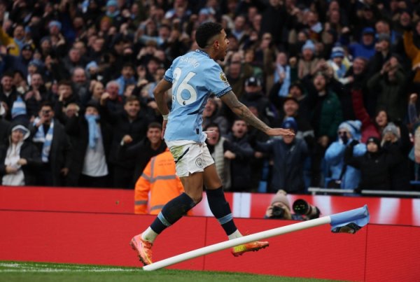 英媒：曼城不急于出售萨维尼奥，目前这笔交易看起来相当复杂