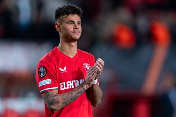 荷媒：印尼归化后场球员希尔格斯即将离开特温特，水晶宫接近签下他