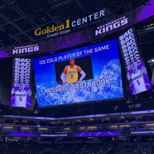 22年湖人威少客战国王曾被嘲讽 现场大屏幕称之为“本场最铁”