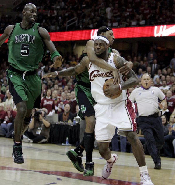 詹姆斯&皮尔斯会和解吗？帕金斯：不好说 若你惹了詹姆斯他很记仇