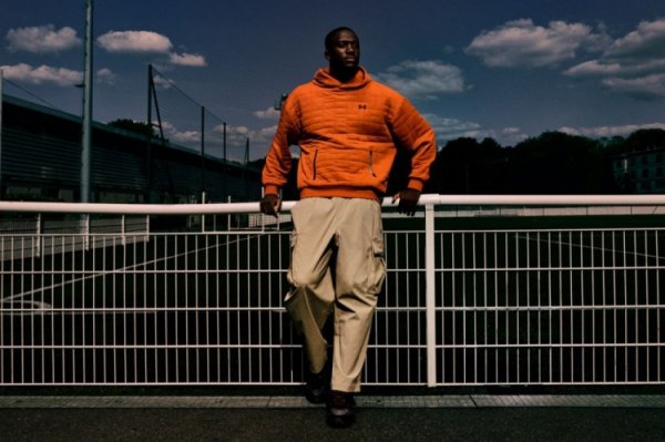 官方：利物浦后场球员科纳特签约运动活动    品牌安德玛