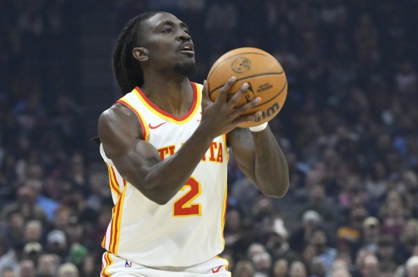 Scotto：老鹰将双向合同后场球员基顿-华莱士转为标准合同