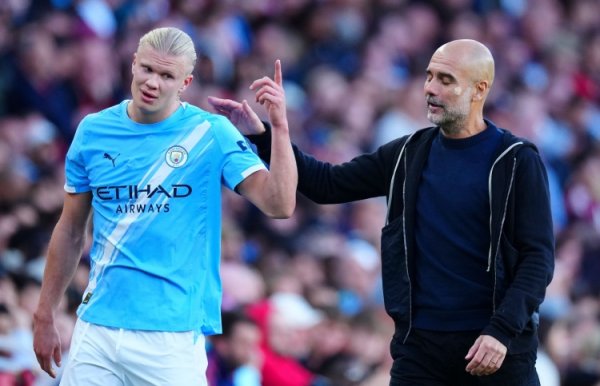 在英超职业联赛  中，曼城9次坐镇伊蒂哈德运动活动    场  对阵伯恩茅斯取得全胜