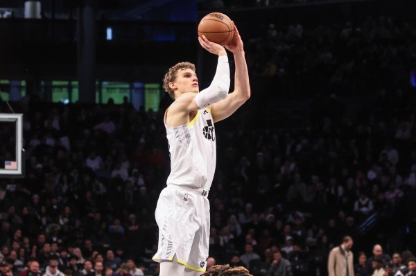 为何对位马卡如此有应战  性？小卡：他能投能突 能盘球  又能杀危险区域